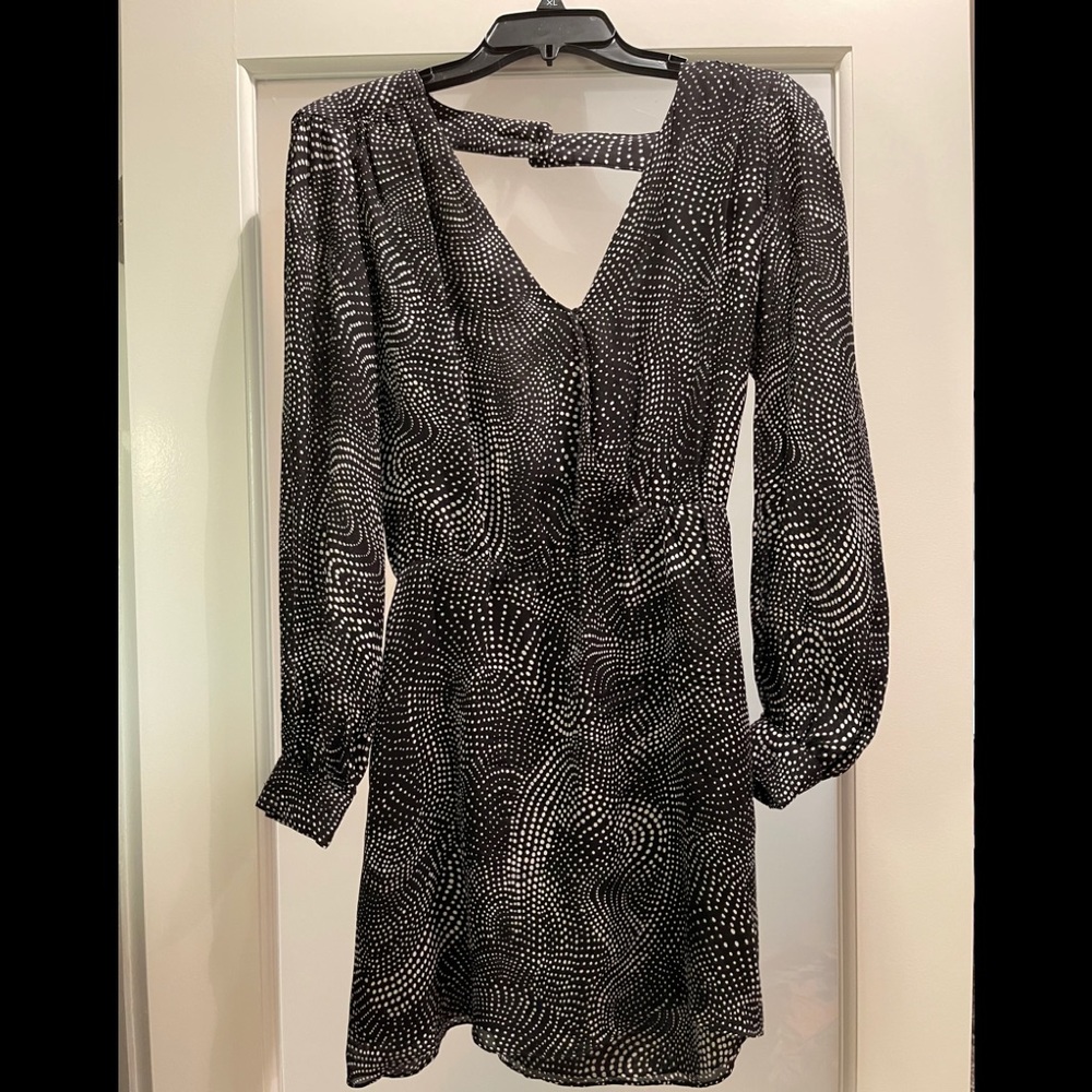 Flattering Black and White Parker Dress!